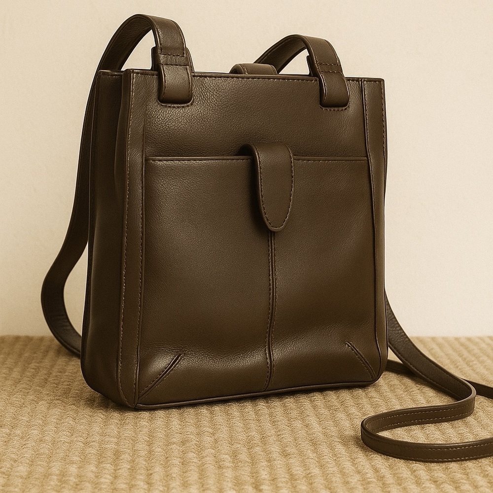 LEATHER COBY LIZ CLAIBORNE. BROWN BAG NWOT